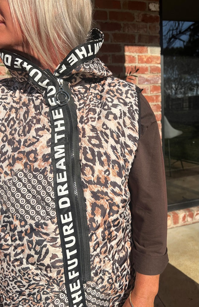 Nelly Leopard Vest