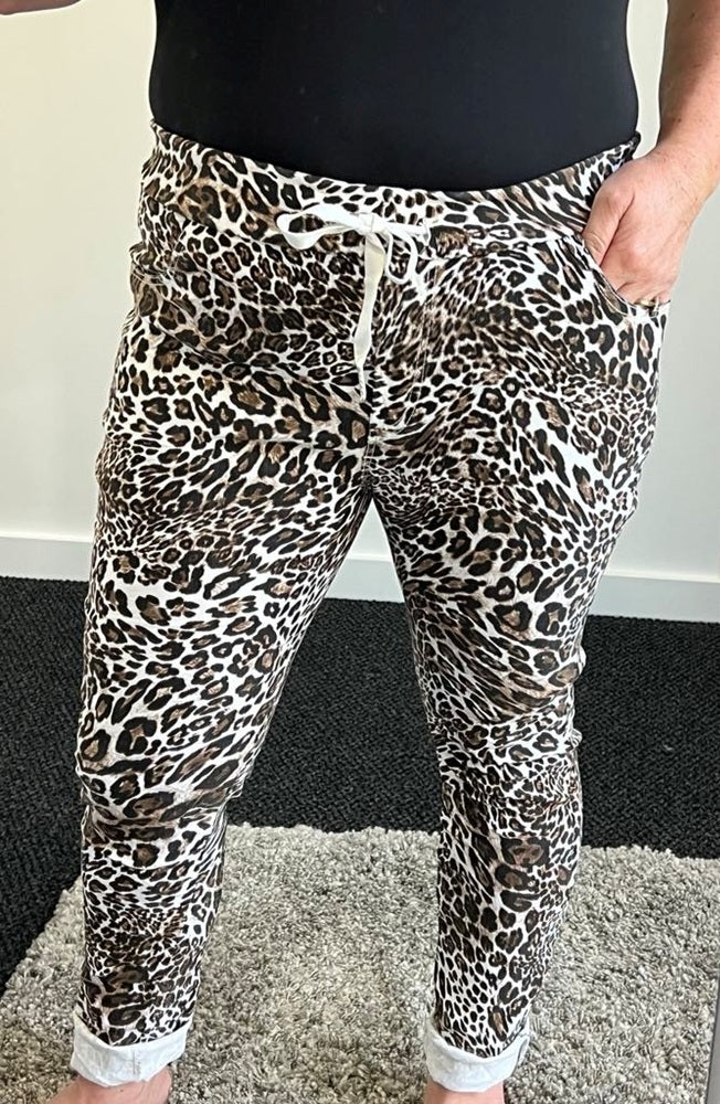 Leopard Stretch Jogger - Beige Leopard